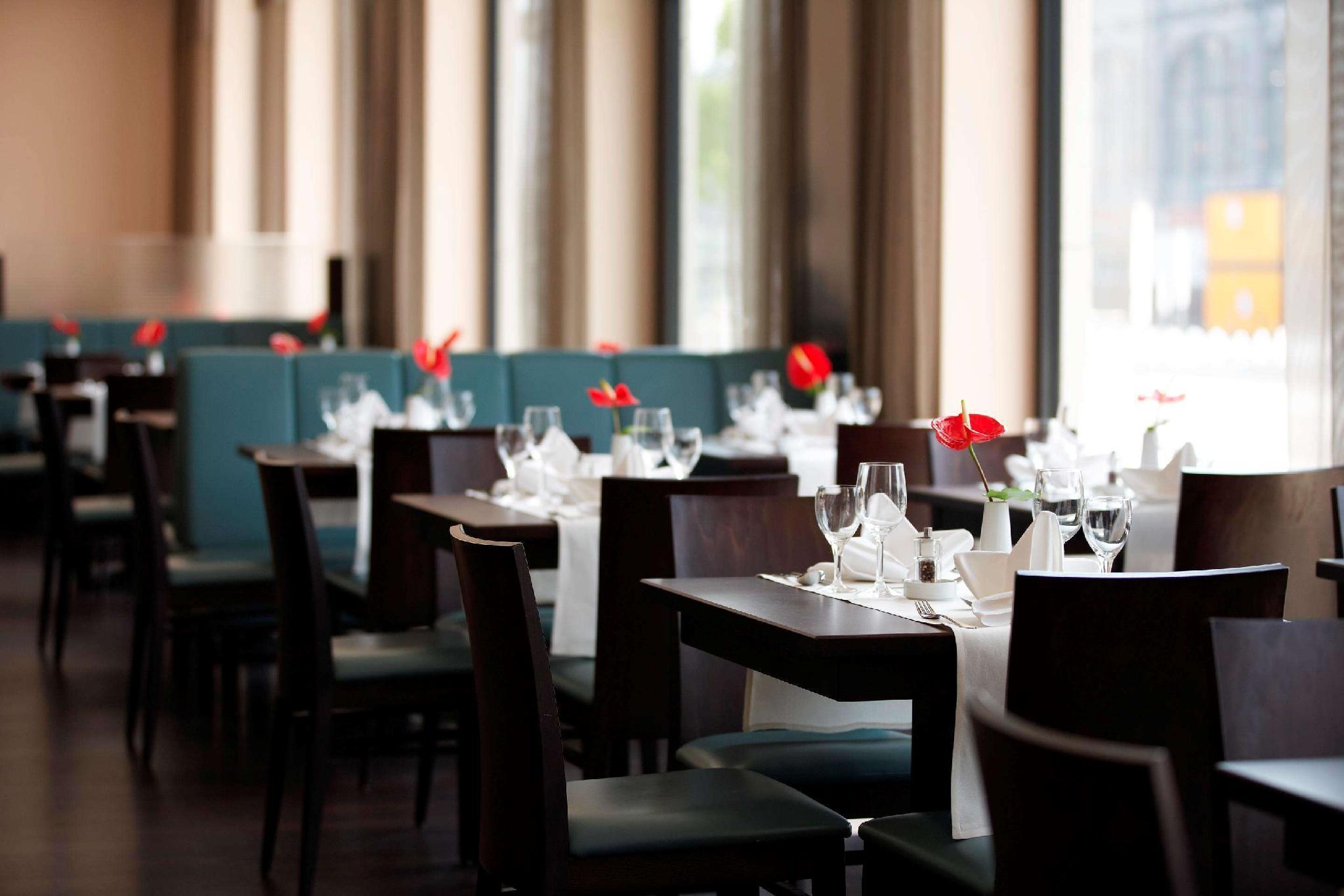 Hotel Intercityhotel 4*